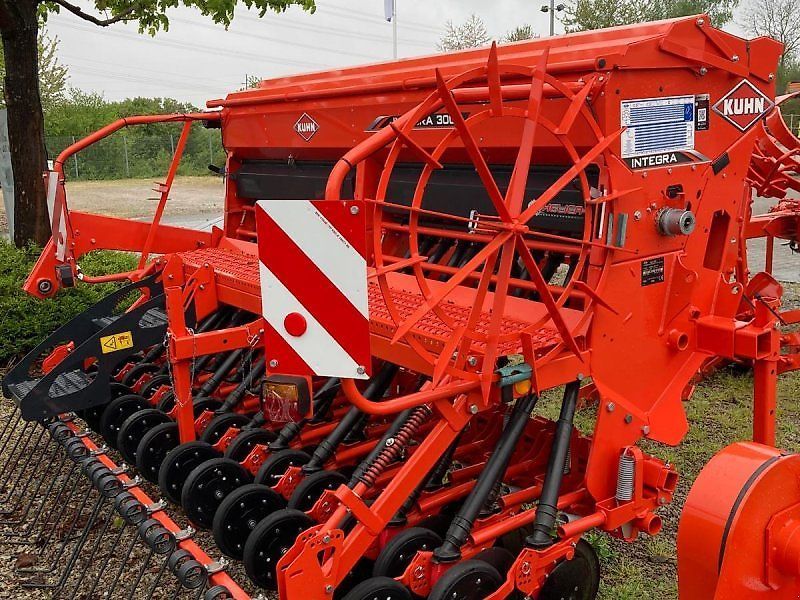 Kuhn integra 3003 Siewnik rzędowy/agregat uprawowo-siewny 15 900 €
