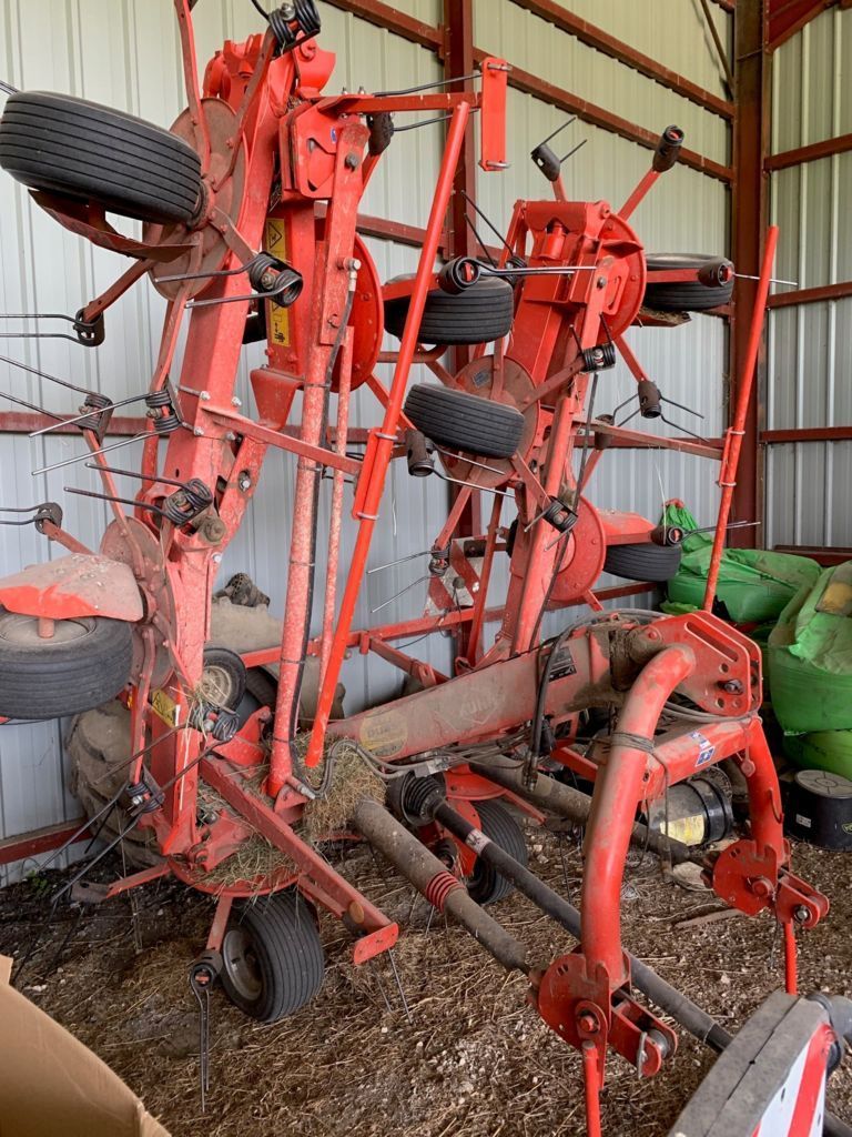 Kuhn GF 8702 Høvender 8.300 €