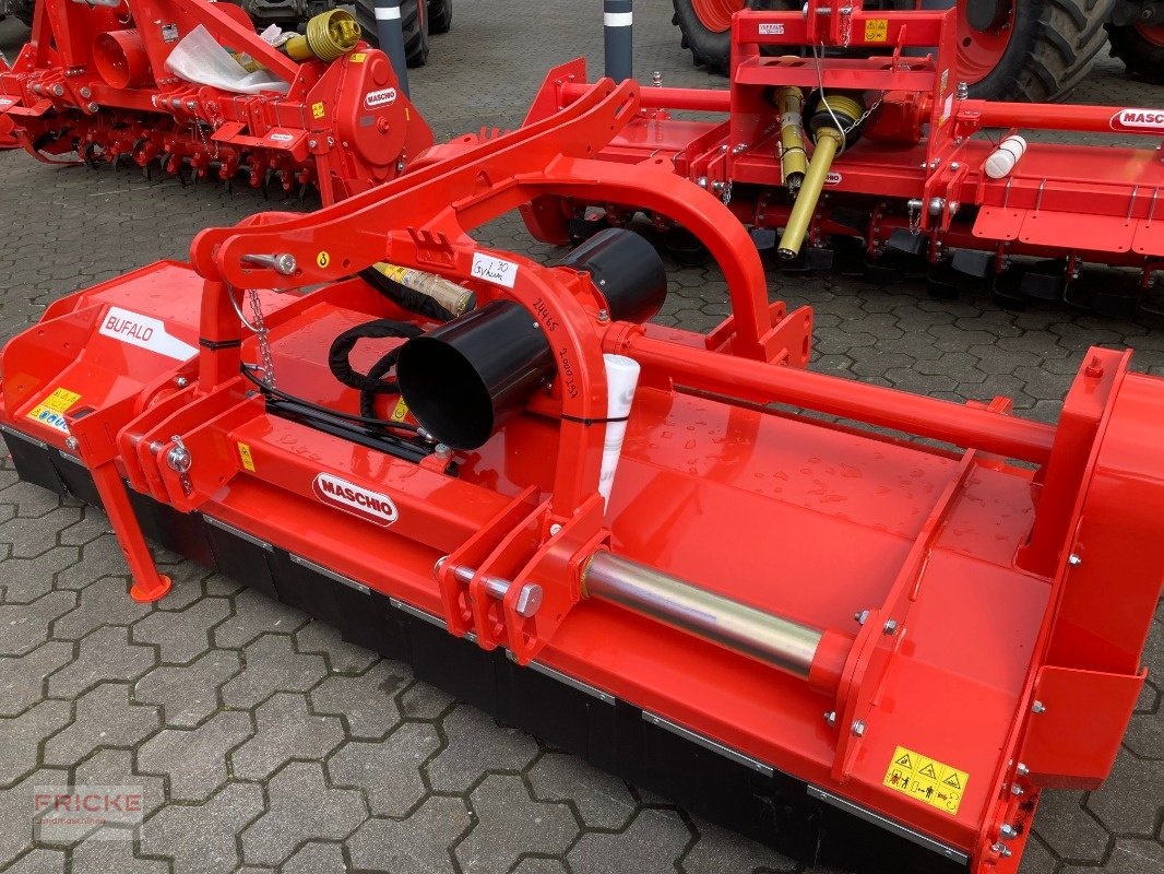 Maschio bufalo 280 topper €9,550