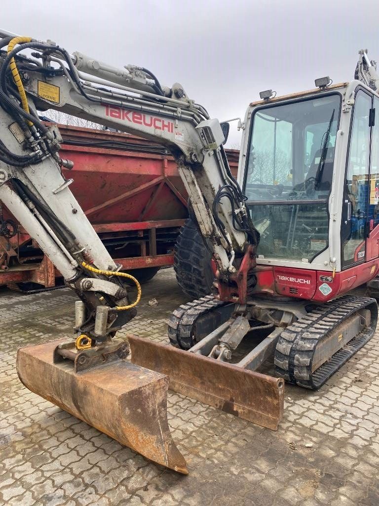 Takeuchi tb230 Mini excavator €28,793