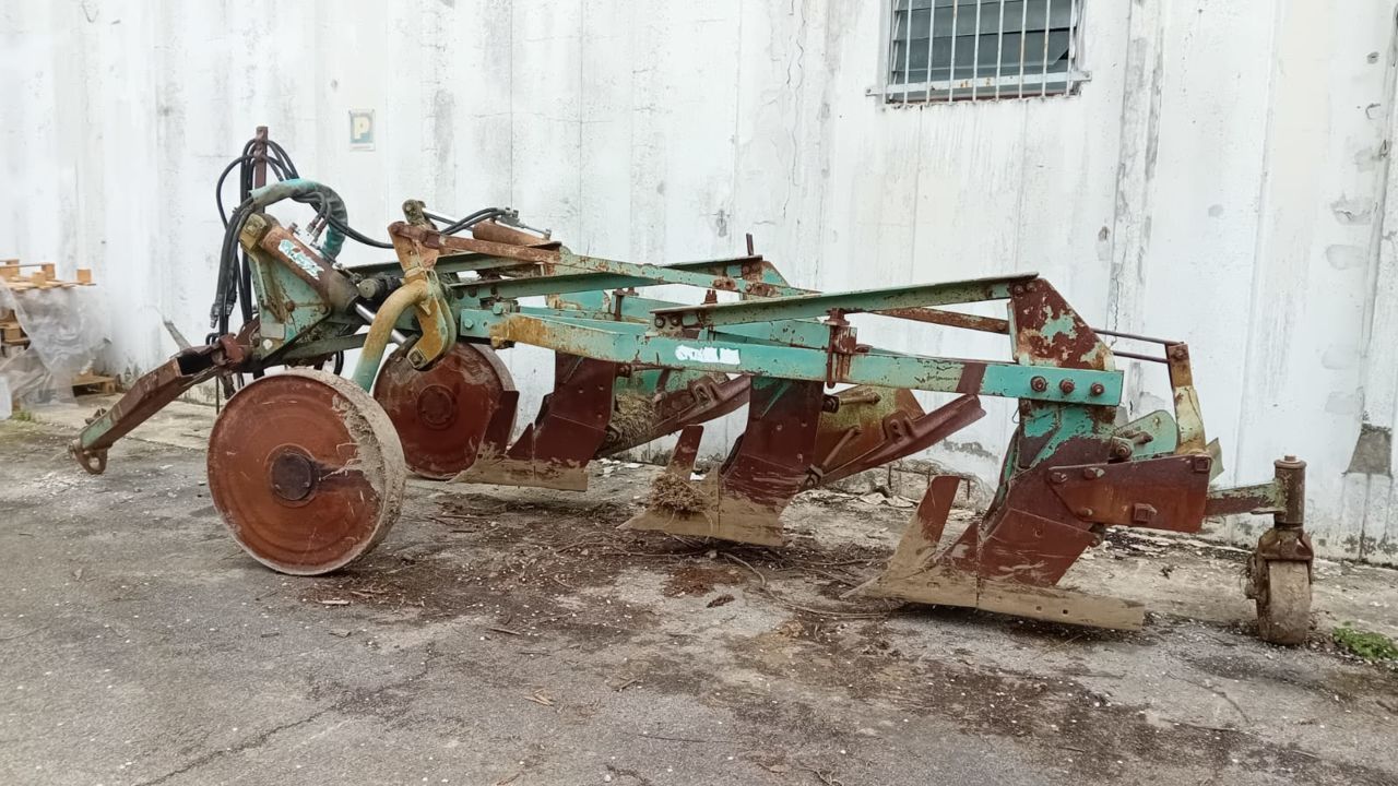 E-FARM: Nardi 2 1/2 bt/hi 3 destro - Άροτρο - id UZYISWP - 5.950 € - Χρονία: 2000 - Ιταλία
