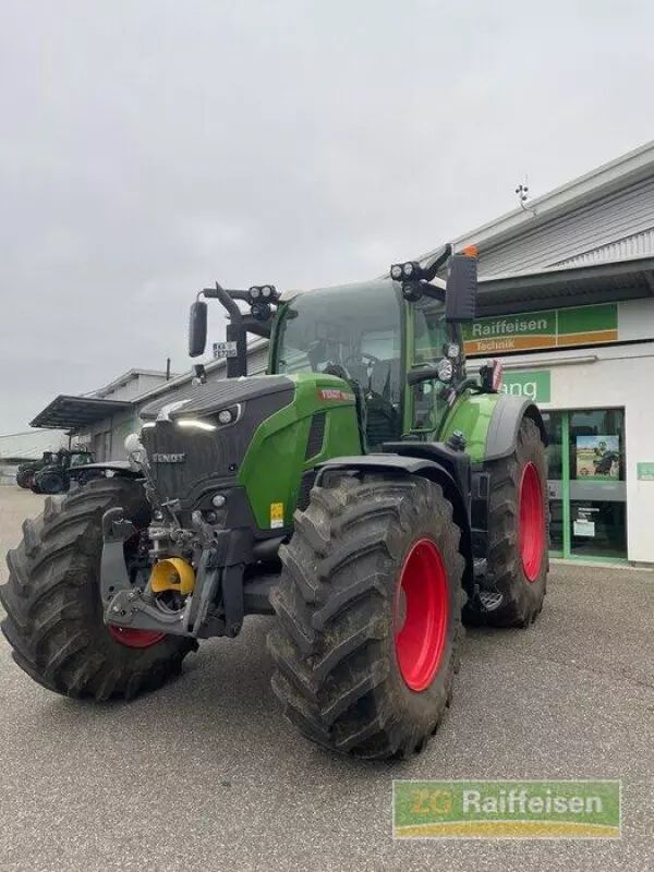 Fendt 728 Vario Tractor €254,000