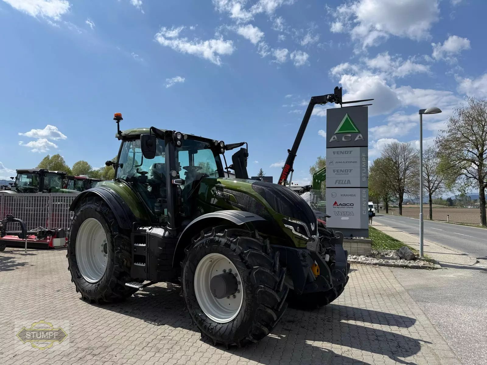 Valtra T 235 Direct Tractor €165,917
