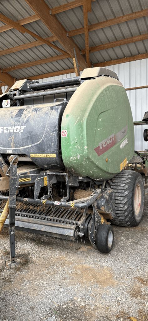 E-FARM: Fendt 7200 v - Baler - id XMQEUWN - Year of construction: 2015 - Total number of bales produced: 30,000,France