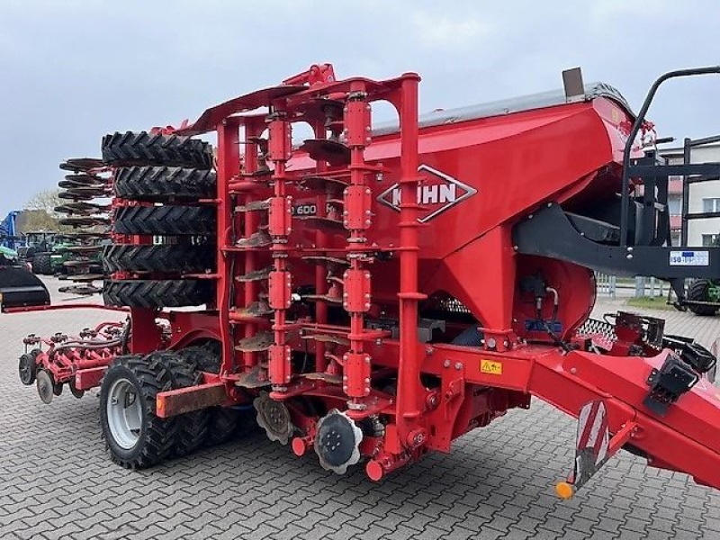 Kuhn Espro 6000 R drill €85,000