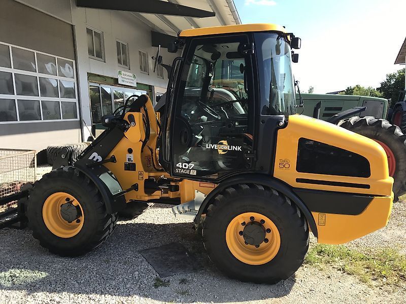 E-FARM: JCB jcb 407 - Chargeuse compacte - id NINHDJJ - 42 000 € - Année: 2020 - Allemagne