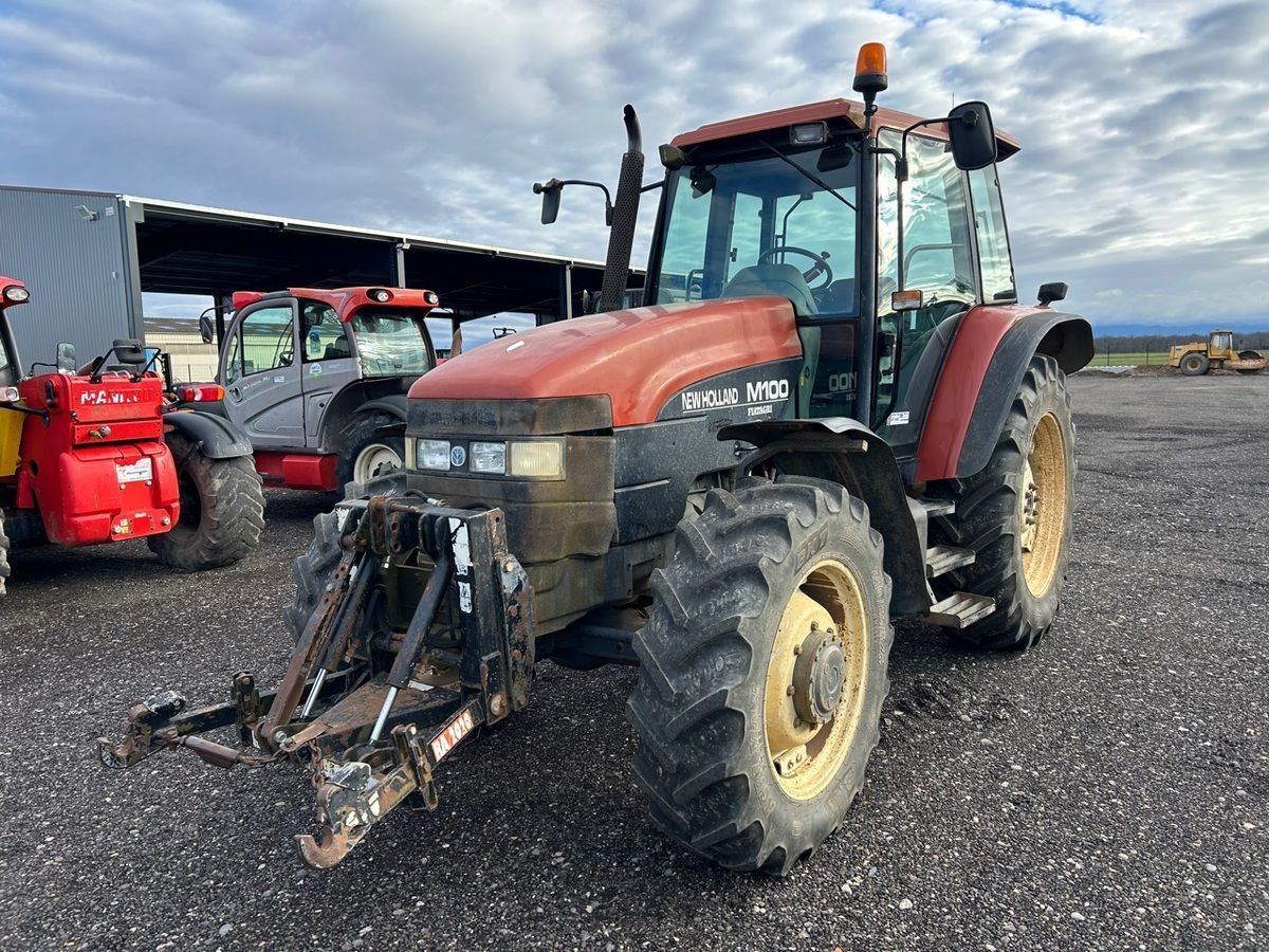 New Holland M 100 Tractor €16,500