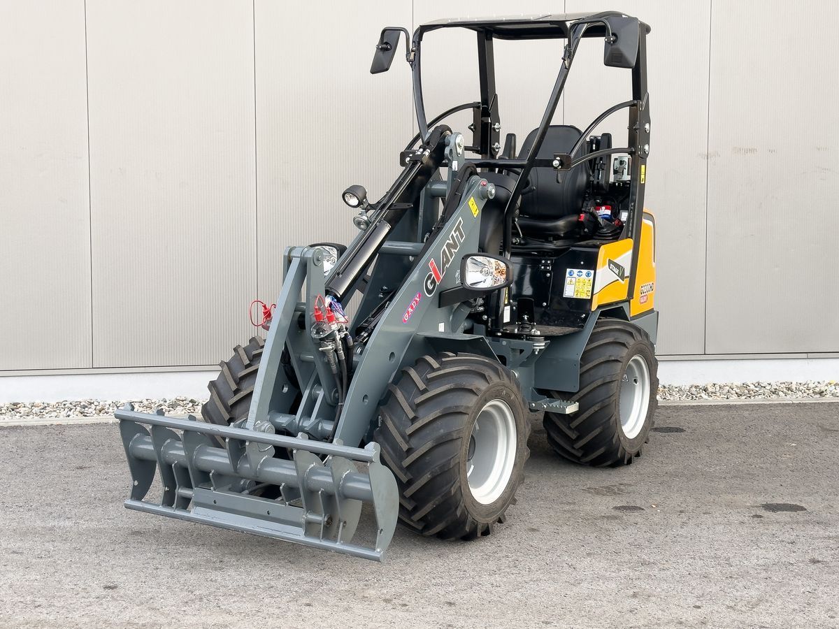 E-FARM: Giant g 2300 hd - Ładowarka kołowa - id IR9BGY8 - 36 584 € - Rok produkcji: 2023 - Motogodziny: 5,Moc silnika: 26,Austria