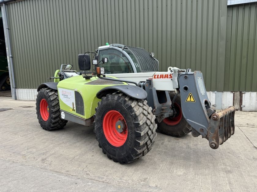 E-FARM: Claas scorpion 9040 plus variopower - Teleskoplæsser - id E1M83QN - 25.253 € - Produktionsår: 2010 - Motortimer: 8.443,Storbritanien