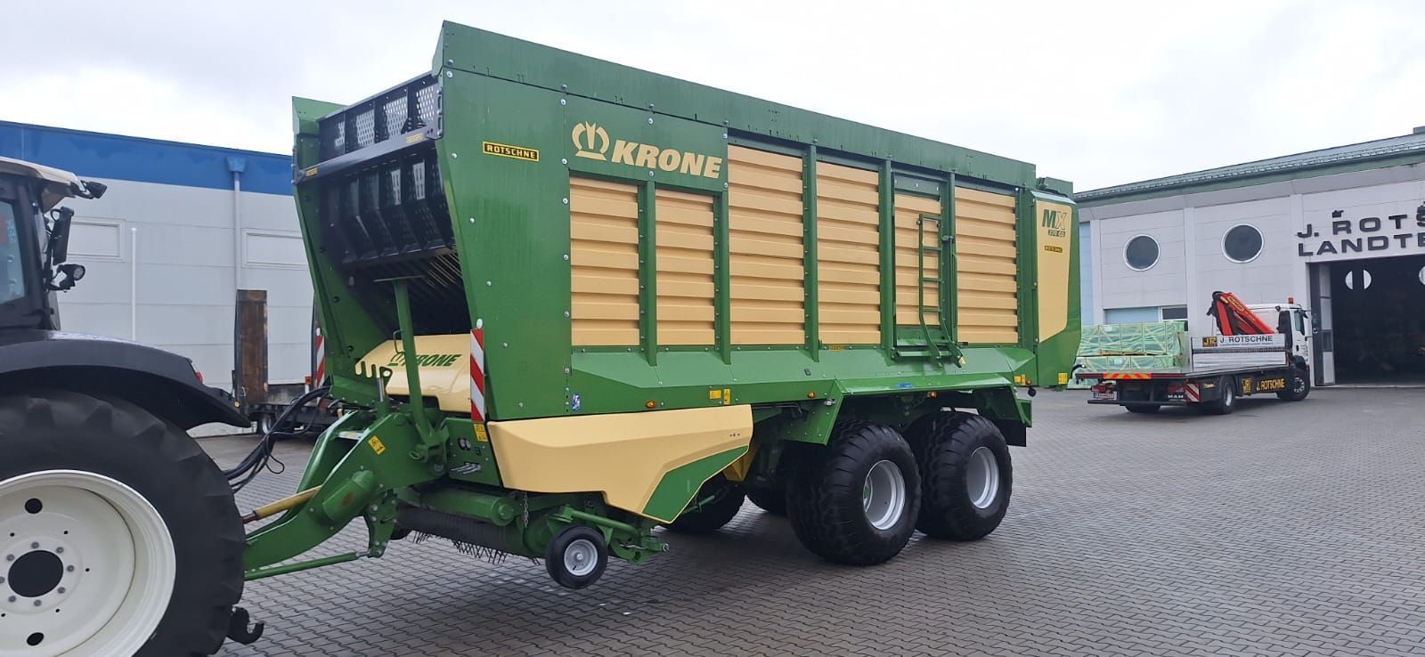 E-FARM: Krone MX 370 GD - Transporte de forraje - id XKJ8FJN - 79.900 € - Año: 2021 - Austria