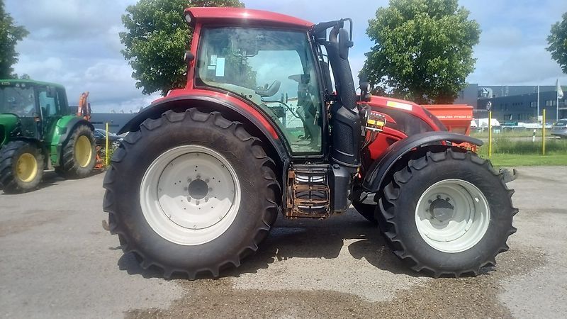 E-FARM: Valtra N174 Versu - Tractor - id RHLT3P2 - 63.000 € - Año: 2017 - Horas: 4530,Potencia del motor: 165,Alemania
