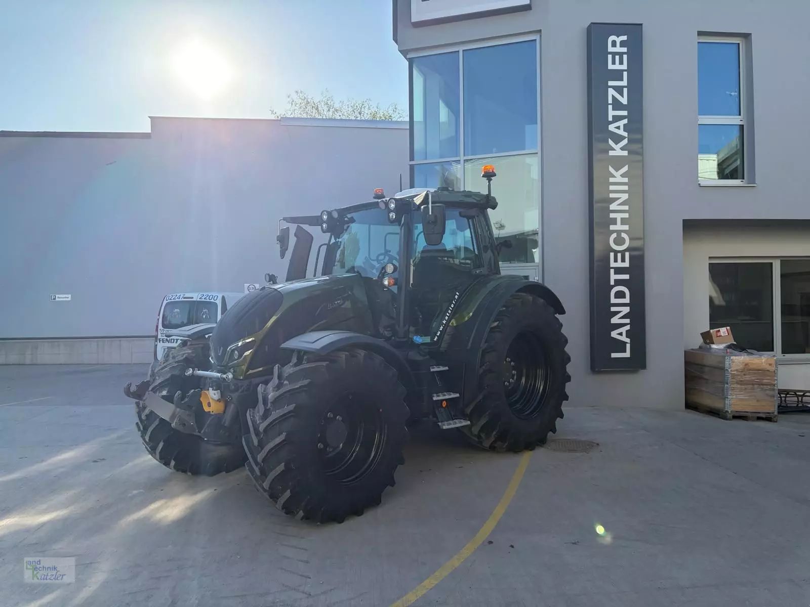 Valtra N 175 Tractor €131,500