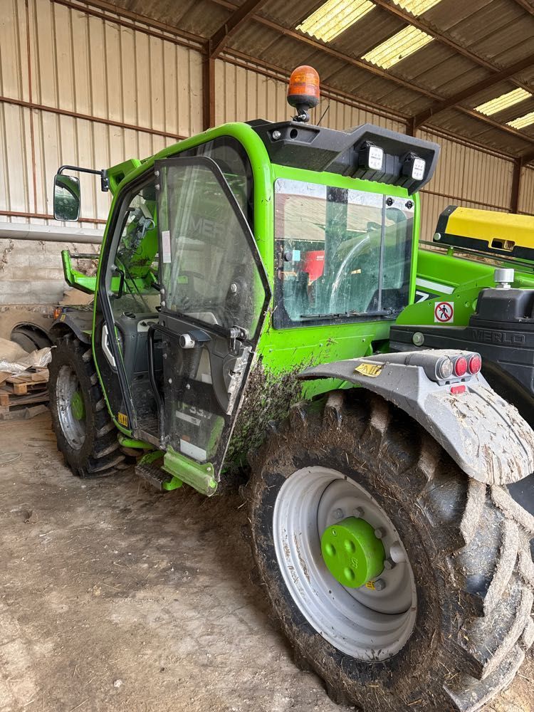 E-FARM: Merlo 33.7 - Chargeur télescopique  - id YRSB4MB - 59 500 € - Année: 2023 - Lecture du nombre d'heure: 1 700,France