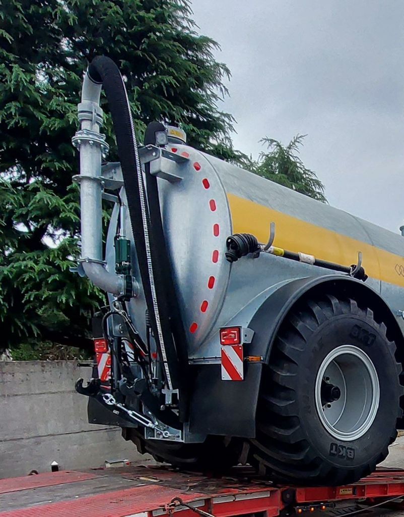 Veenhuis Esparcidor de estiércol líquido autopropulsado 80.000 €