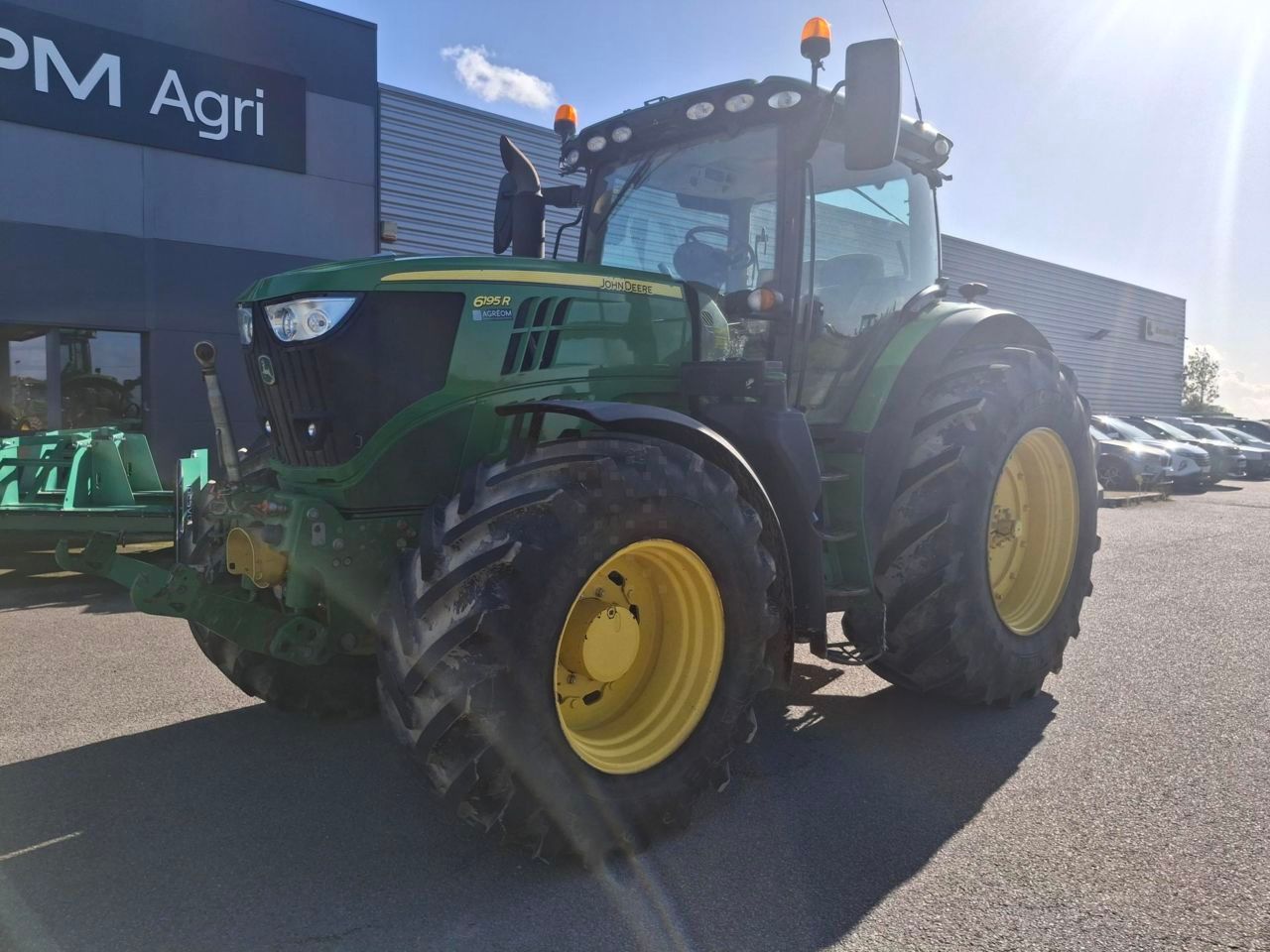 John Deere 6195 R Tractor €67,000