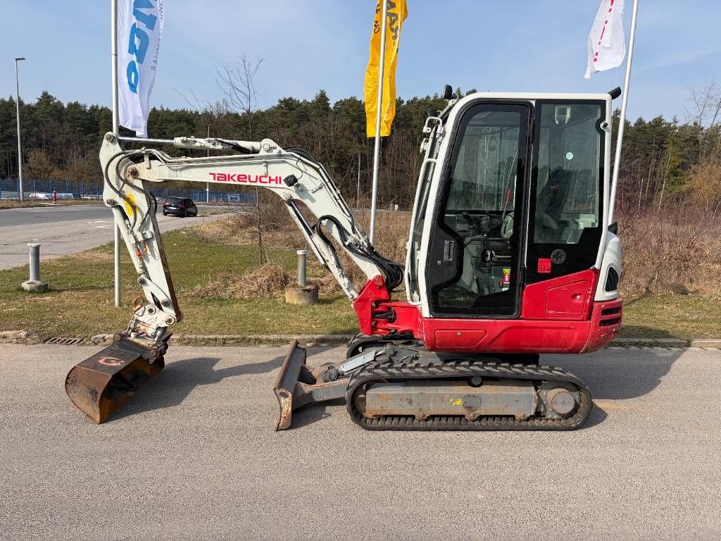Takeuchi TB 230 Minibagger 31.500 €