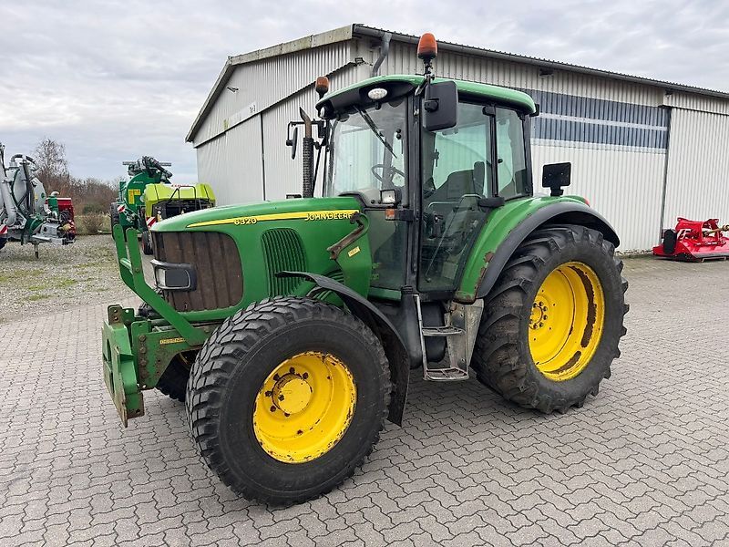 E-FARM: John Deere 6320 - Traktor - id WU1QQAC - 25.000 € - Baujahr: 2005 - Abgelesene Motorstunden: 12.940,Motorleistung (PS): 101,Deutschland