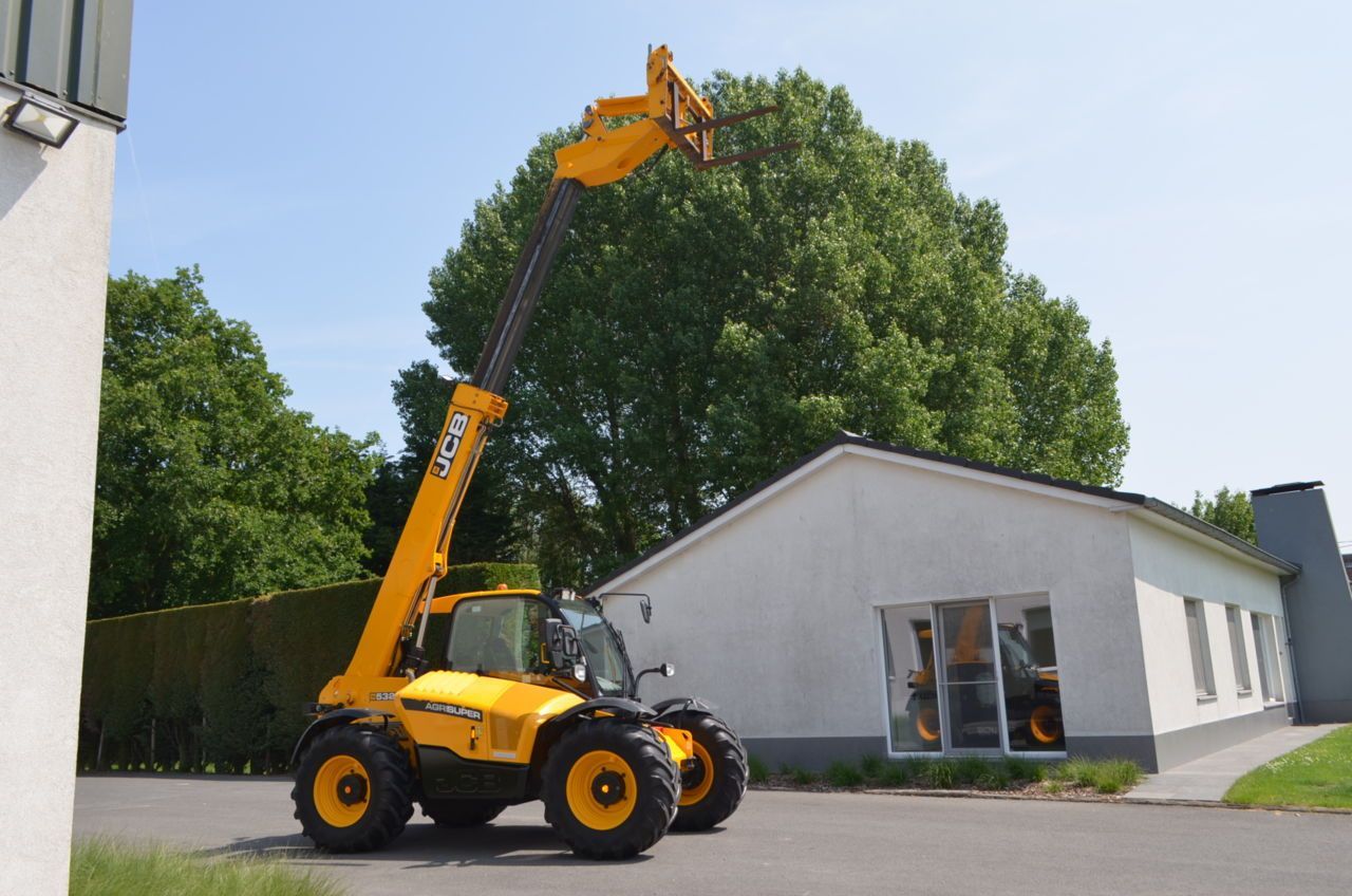 E-FARM: JCB 532-70 AGRI Super - Teleskoplader - id V8VJPJY - 52.500 € - Baujahr: 2020 - Abgelesene Motorstunden: 5.293,Motorleistung (PS): 130,Belgien