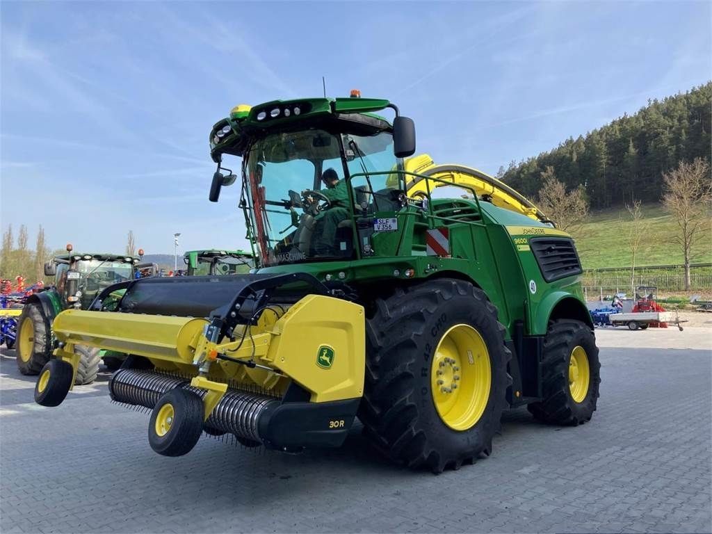 E-FARM: John Deere 9600 - Самоходный кормоуборочный комбайн - id 4NK5IUE - 337 500 € - Год выпуска: 2023 - Отработанные часы: 374,Мощьность двигателя: 787,Германия