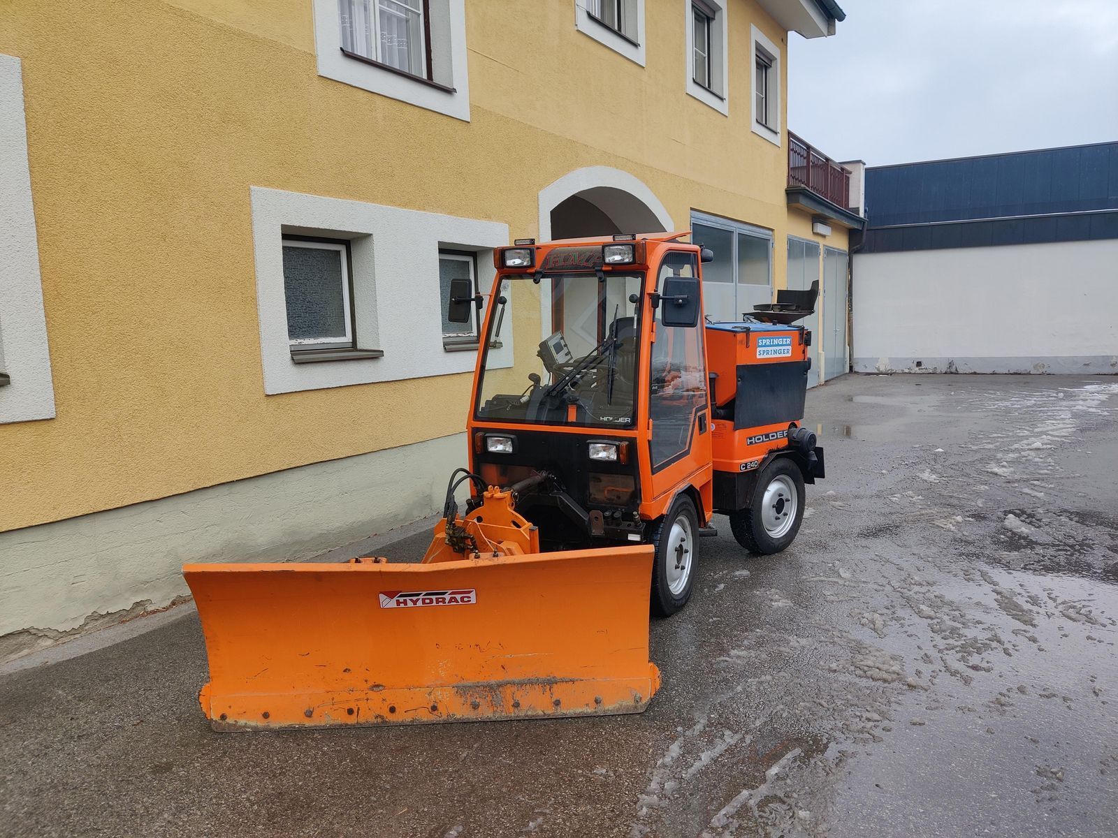 E-FARM: Holder c 240 digital winterdienstfahrzeug - Traktor - id DVPISP4 - 15.000 € - Baujahr: 1999 - Abgelesene Motorstunden: 4.550,Österreich