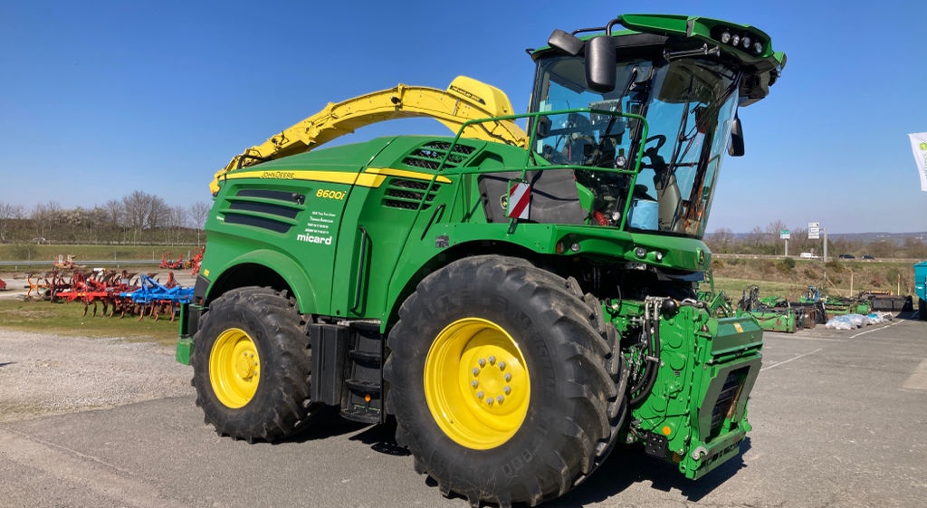 John Deere 8600 harvester €205,000