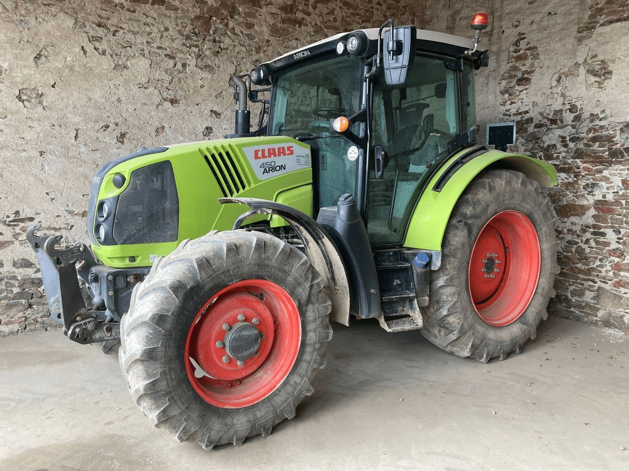 E-FARM: Claas Arion 450 - Traktor - id P9BYRKC - 49.500 € - Baujahr: 2018 - Abgelesene Motorstunden: 4.387,Motorleistung (PS): 130,Frankreich