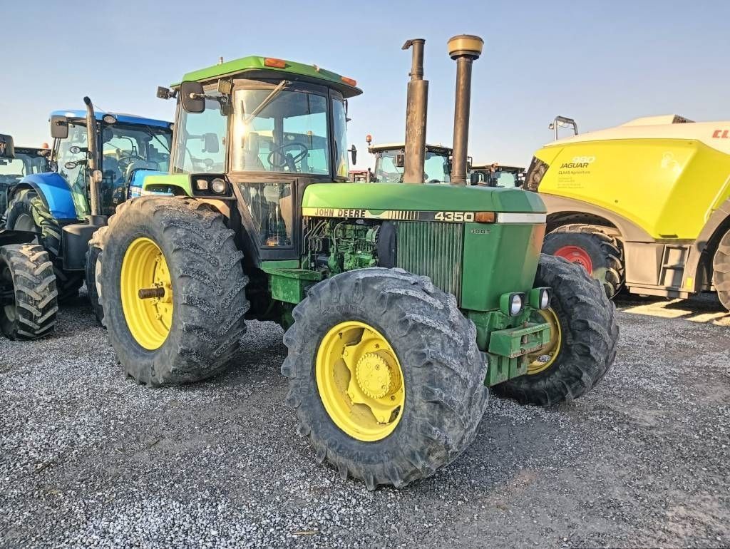 E-FARM: John Deere 4350 - Tractor - id JDW3ZVW - €15,000 - Year of construction: 1992 - Engine hours: 10,000,Engine power (HP): 138,Italy