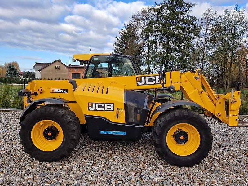 E-FARM: JCB 531-70 AGRI Pro - Chargeuse à roues téléguidée - id XUNYDJG - 55 404 € - Année: 2019 - Lecture du nombre d'heure: 4 451,Pologne