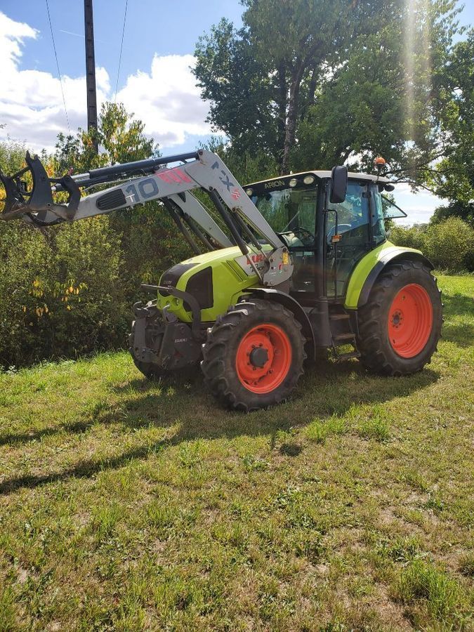 E-FARM: Claas Arion 410 - Tractor - id I3EXQXG - 34.000 EUR - Anul: 2011 - Citeste ore: 6.400,Muterea motorului: 110,Franța