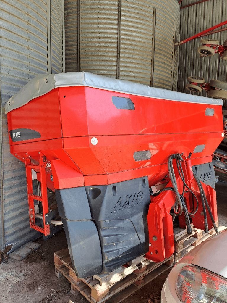 E-FARM: Kuhn axis 50.1 h emc w - Rozsiewacz nawozów - id LG8JS6T - 8500 € - Rok produkcji: 2013 - Francja