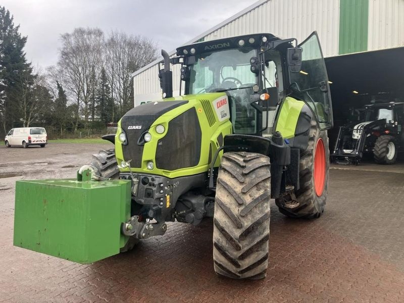 Claas axion 870 tractor €88,000