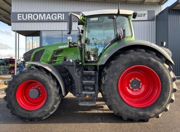 Fendt 826 Vario Profi Plus Tractor €119,500