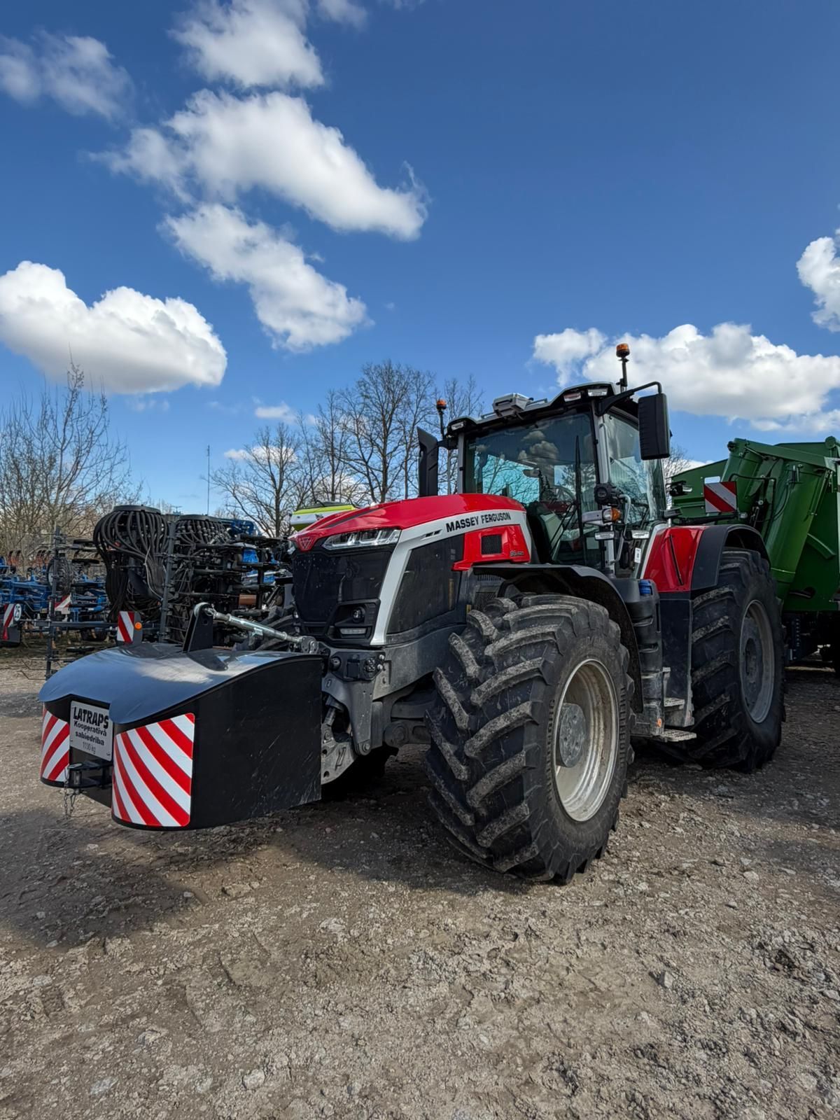 Massey Ferguson 9S.425 Tractor €245,000