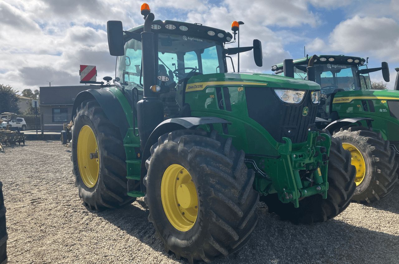 E-FARM: John Deere 6R 195 - Tractor - id ZVRLIUR - Year of construction: 2023 - Engine hours: 930,Engine power (HP): 195,France