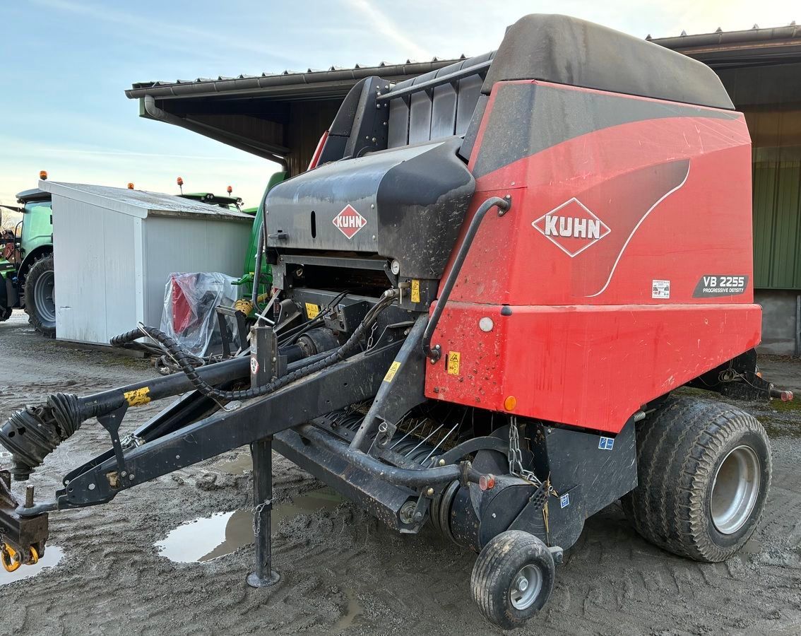 Kuhn VB 2255 Empacadora 18.500 €