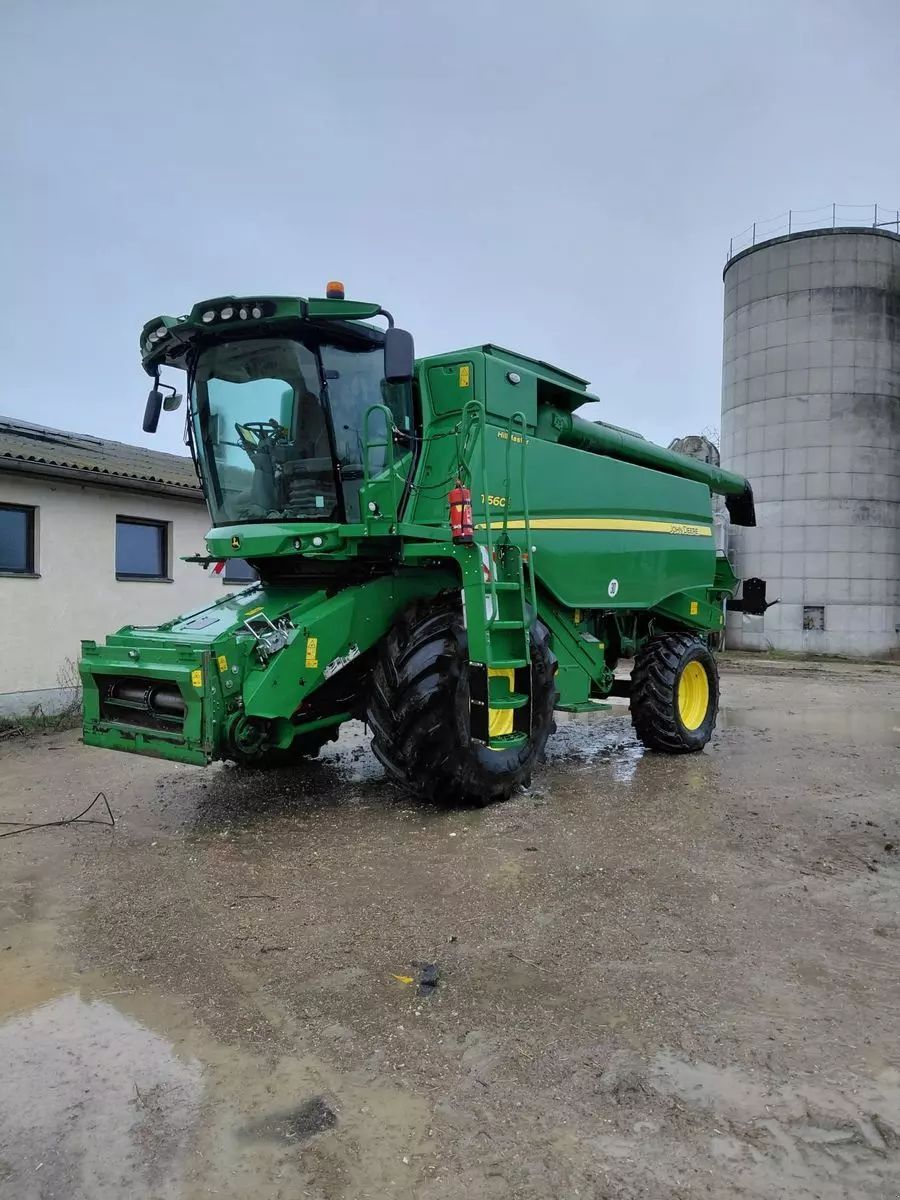 John Deere T 560 Combine harvester €205,000