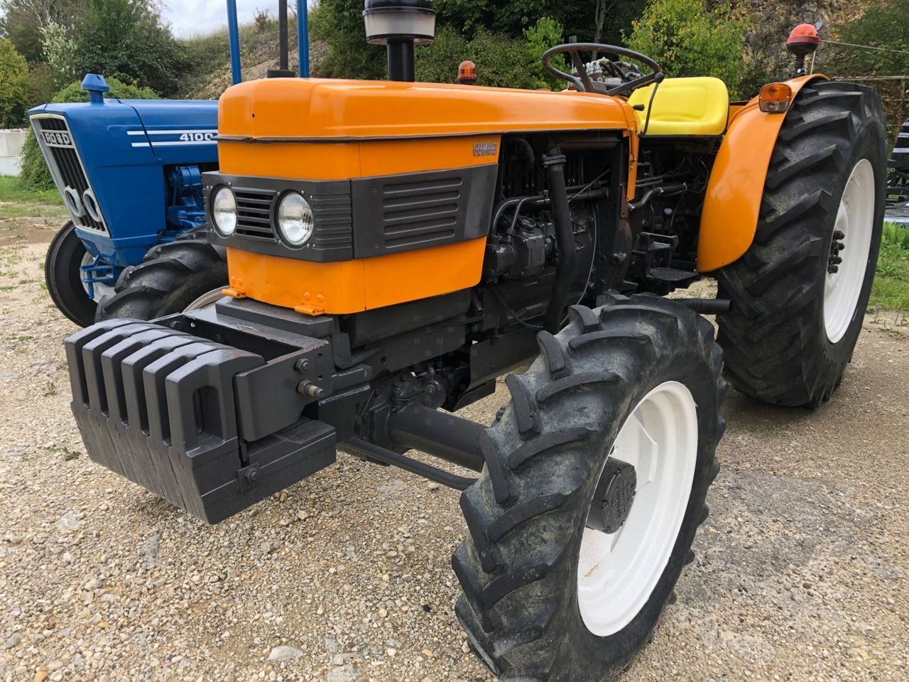 Renault 490s à 20 000 € fruitier arceau Tracteur