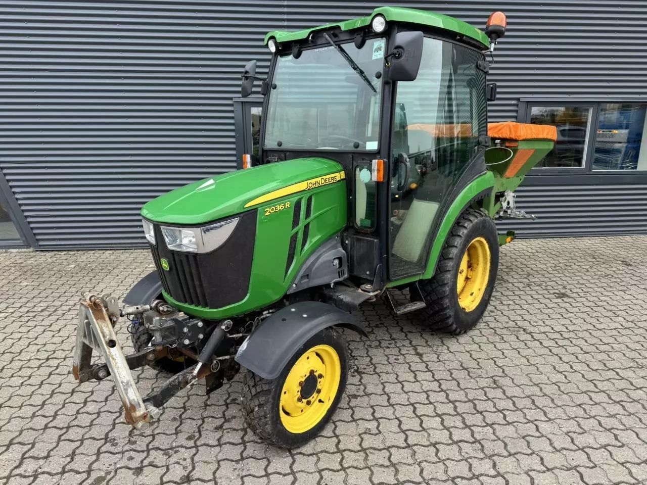 E-FARM: John Deere 2036R - Tracteur - id Q3T845Q - Année: 2017 - Lecture du nombre d'heure: 1 400,Puissance du moteur (chevaux): 36,Danemark