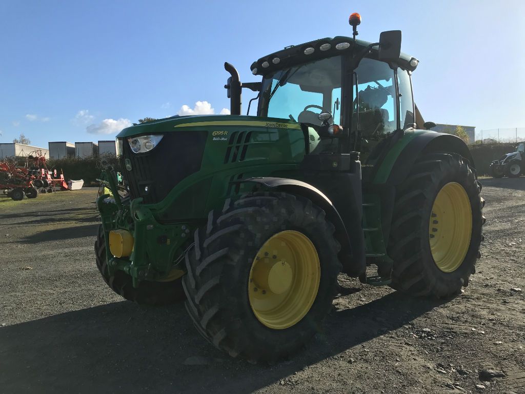 E-FARM: John Deere 6195 R - Trattore - id WPFWH5D - 129.000 € - Anno di costruzione: 2021 - Ore: 2.510,Potenza del motore: 195,Francia