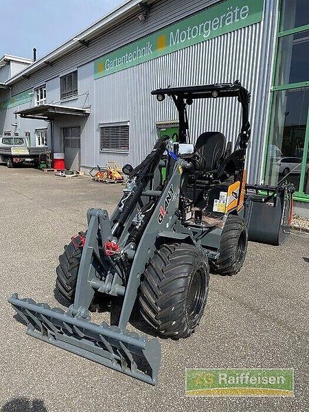Giant G2300 HD Ładowarka kołowa