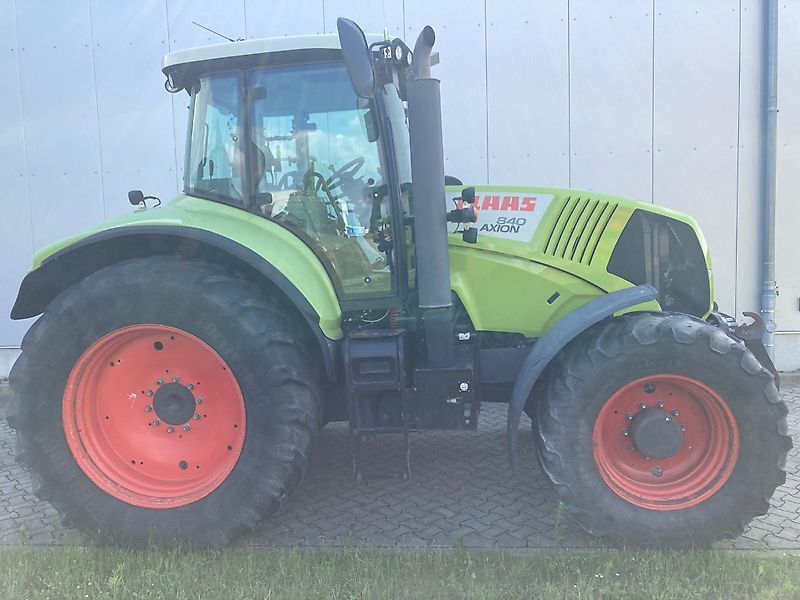 E-FARM: Claas Axion 840 - Tractor - id FW5AQAY - €41,950 - Year of construction: 2011 - Engine hours: 12,200,Engine power (HP): 238,Germany