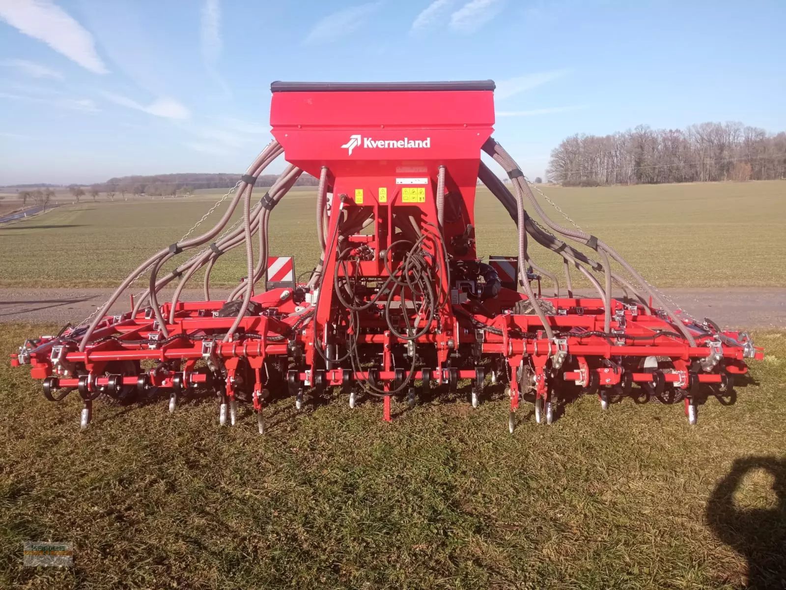 E-FARM: Kverneland tsdrill - Semoir - id UZ3YFGM - 42 500 € - Année: 2023 - Allemagne