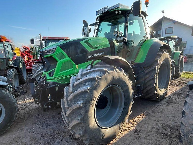 E-FARM: Deutz-Fahr Agrotron 7250 TTV - Τρακτέρ - id Z7CBGBT - 78.000 € - Χρονία: 2019 - Μετρητής ωρών: 5.076,Ισχύς κινητήρα: 237,Γερμανία