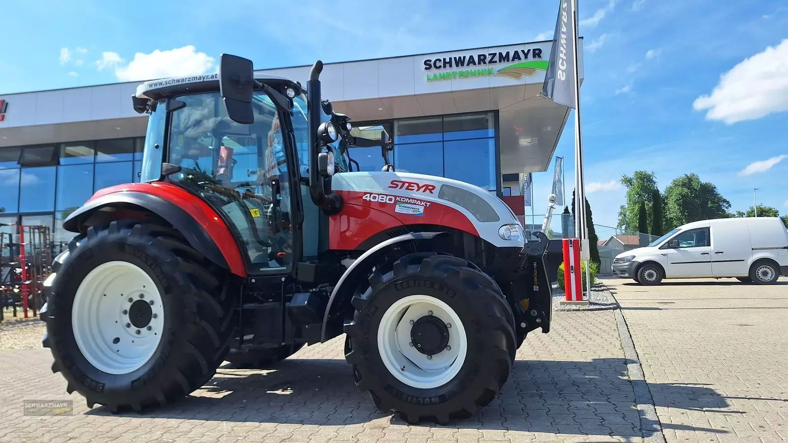 E-FARM: Steyr Kompakt 4080 - Tractor - id FFUTDZC - €59,204 - Year of construction: 2022 - Engine hours: 1,141,Engine power (HP): 80,Austria
