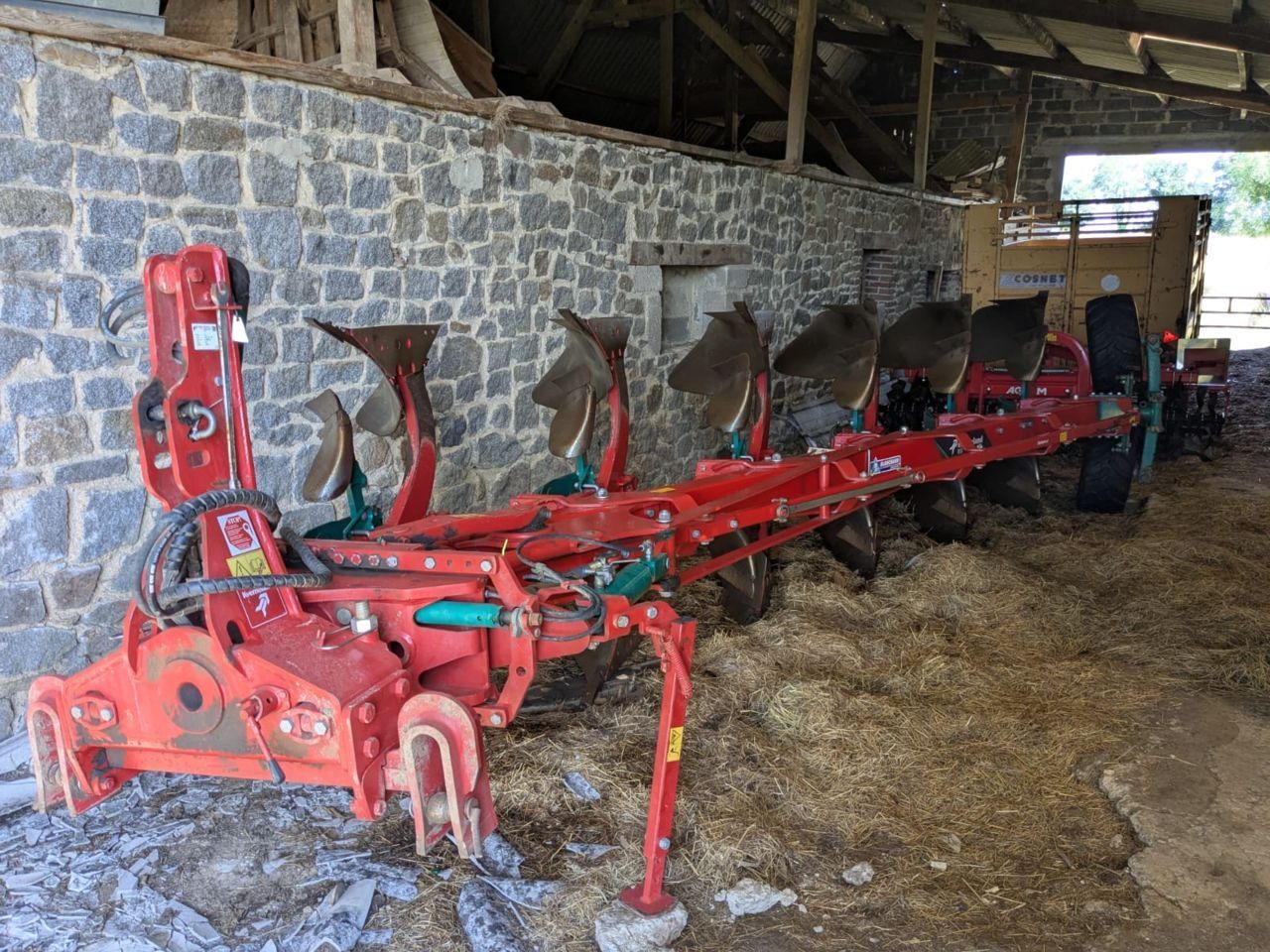 E-FARM: Kverneland EG 100/300 - Plough - id GFWHXCP - €25,000 - Year of construction: 2019 - France
