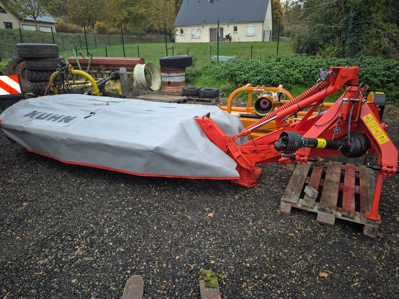 Kuhn GMD 310 FF Segadora 9800 €
