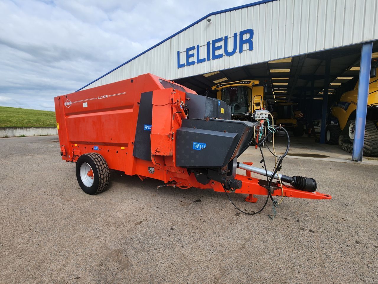 E-FARM: Kuhn altor 8060 - Fütterungstechnik Sonstige - id CECL9EV - 7.500 € - Baujahr: 2007 - Frankreich