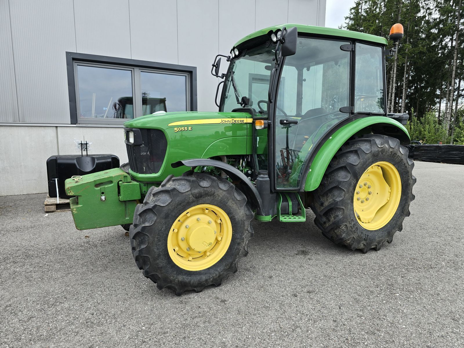 E-FARM: John Deere 5055 E - Tractor - id GLS6D8J - €26,106 - Year of construction: 2014 - Engine hours: 1,492,Engine power (HP): 55,Austria