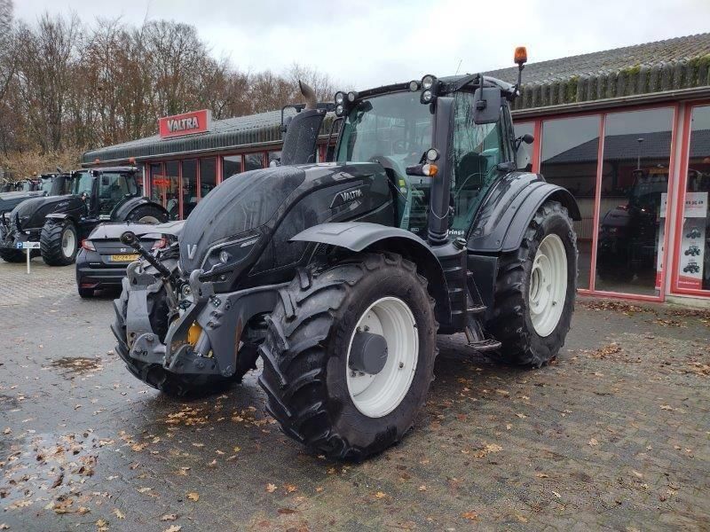 Valtra T214 Tractor €79,000