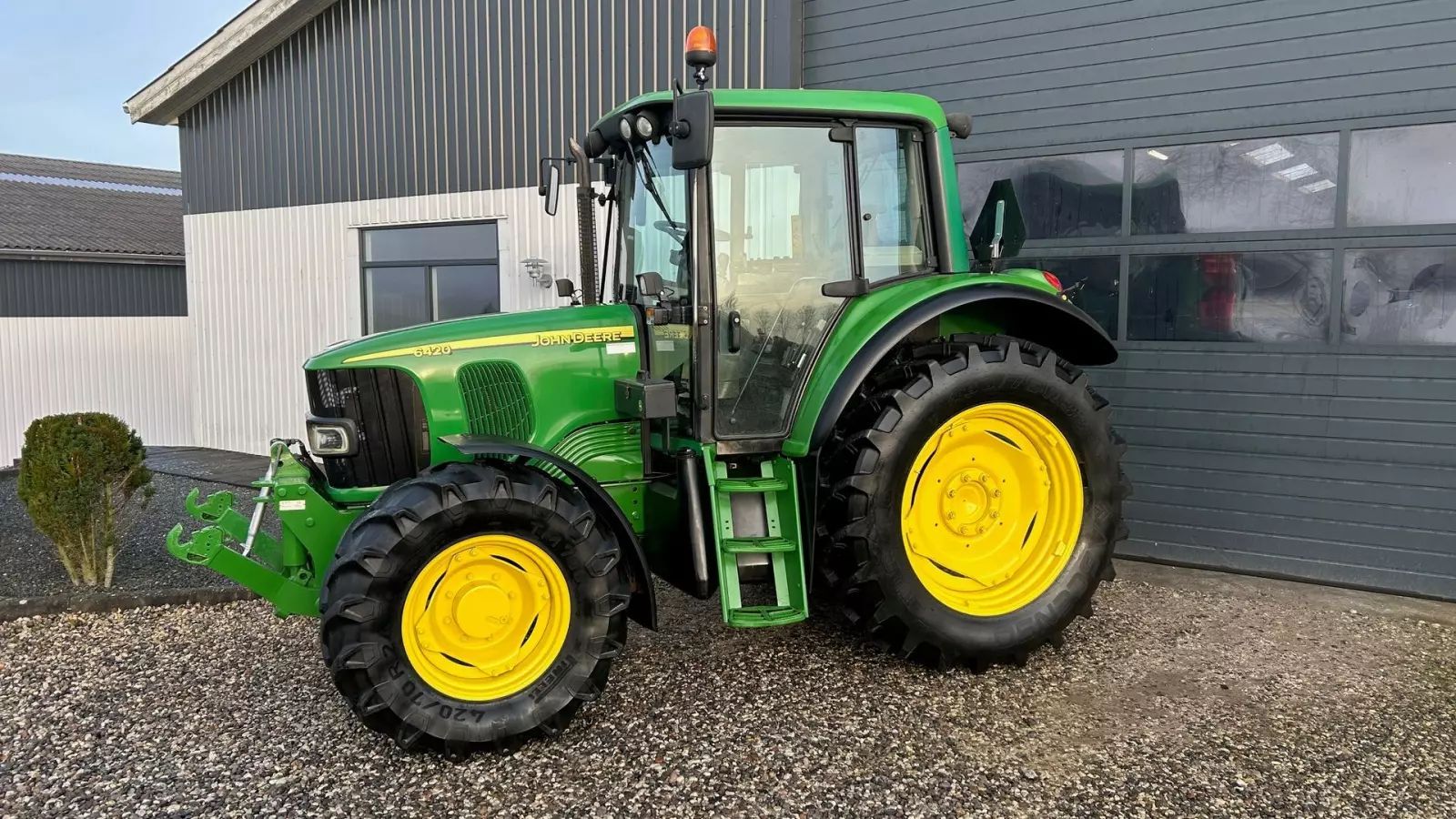 John Deere 6420 Tractor €38,732